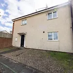 Spacious 5Br Retreat - Easy Access To City Centre
